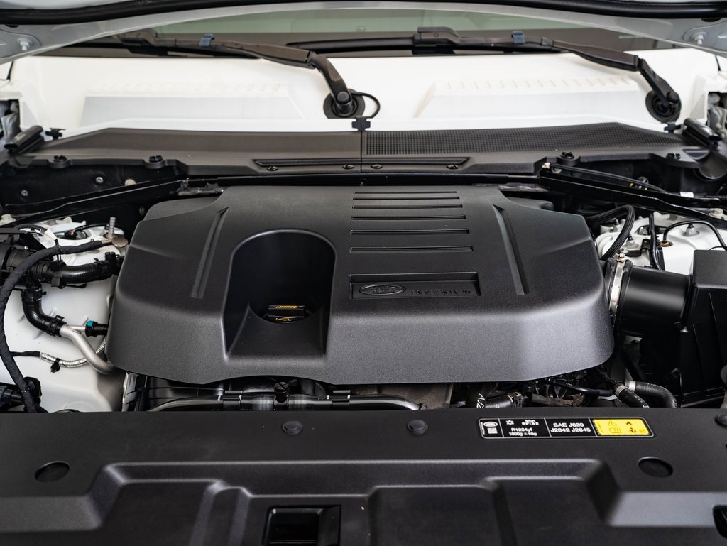 2020 Land Rover Defender 110 HSE photo 29