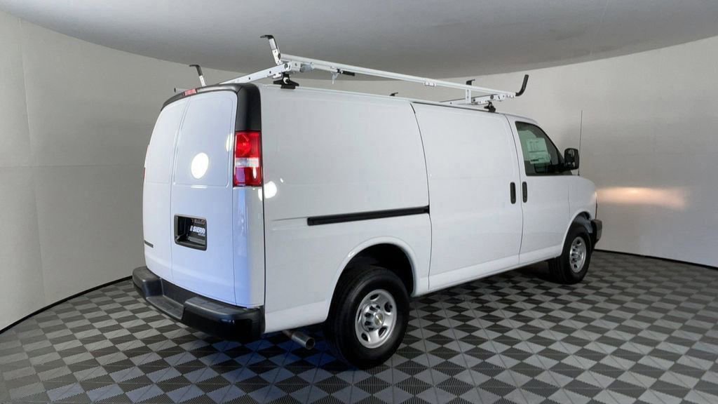 2024 Chevrolet Express Cargo 2500 photo 4