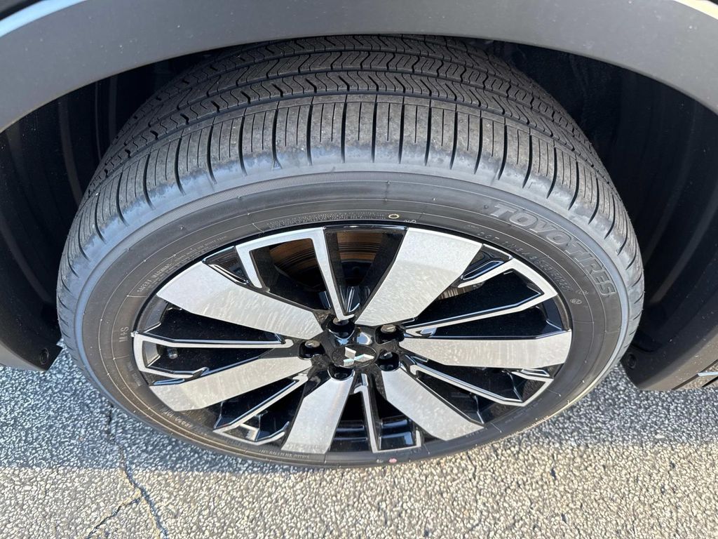 2025 Mitsubishi Outlander SEL GT photo 8