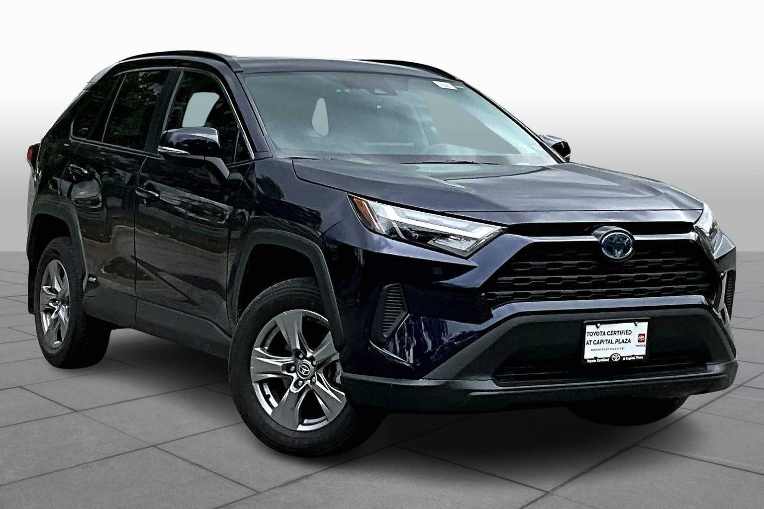 2024 Toyota RAV4 Hybrid XLE photo 2