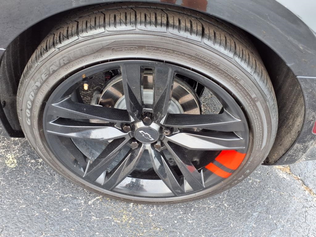 2023 Chevrolet Camaro 2LT photo 5