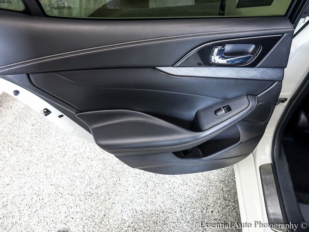 2018 Nissan Maxima SL photo 22