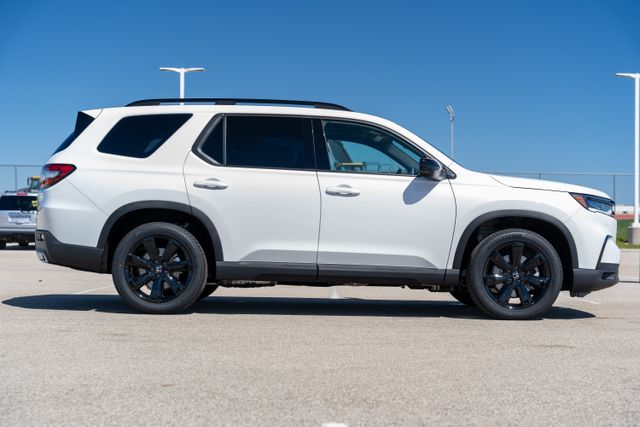 2025 Honda Pilot Black Edition photo 8