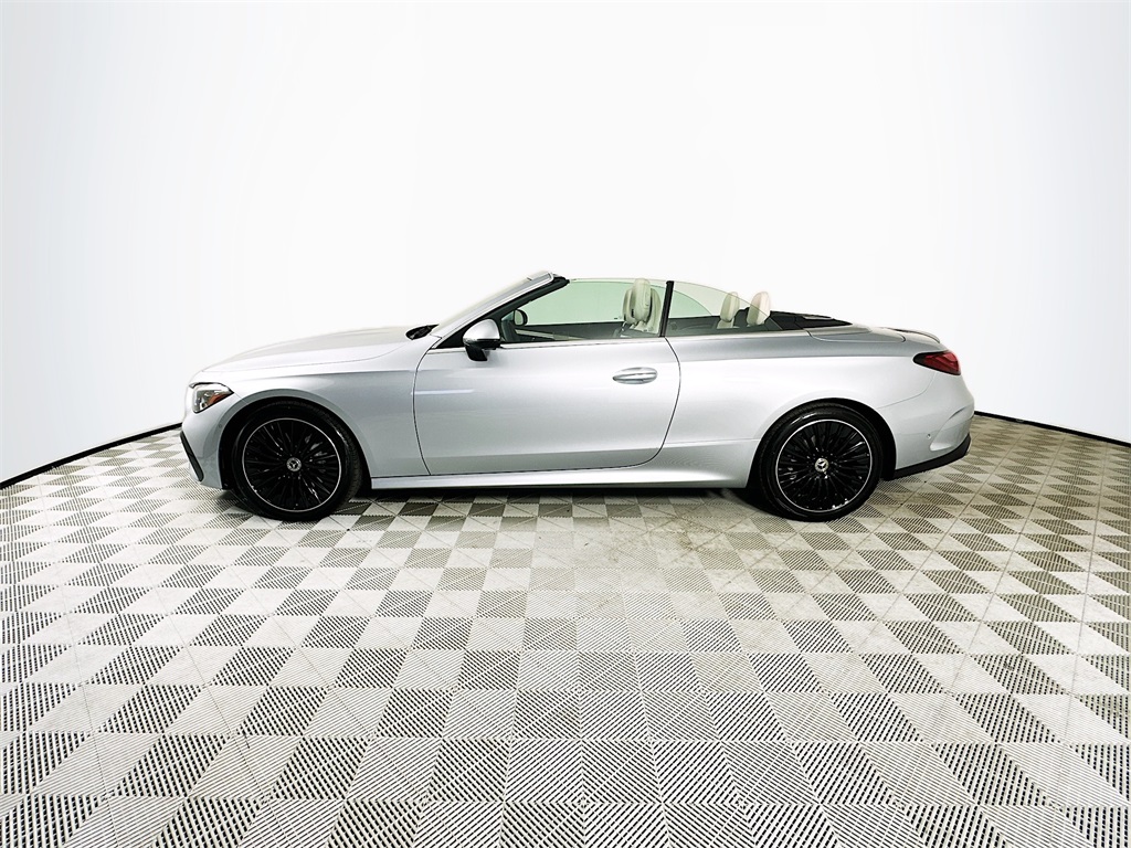 2026 Mercedes Benz CLE 300 4MATIC Cabriolet photo 4