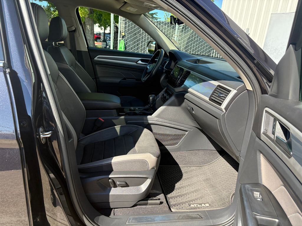 2021 Volkswagen Atlas V6 SEL Premium R-Line photo 23