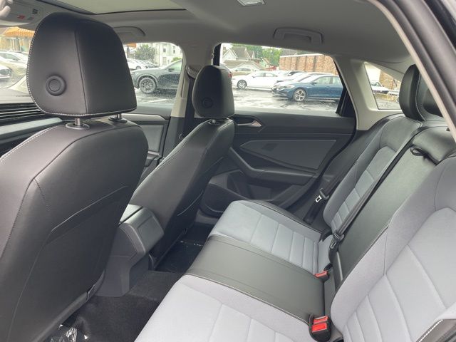 2025 Volkswagen Jetta 1.5T SE photo 12