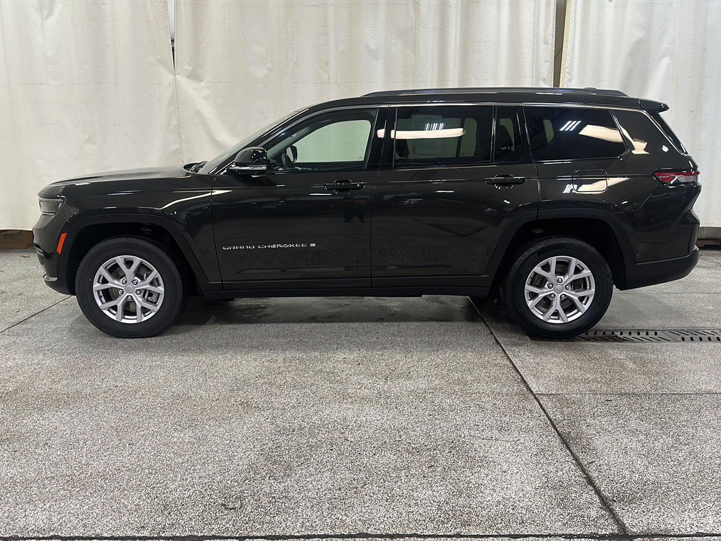 Used 2022 Jeep Grand Cherokee L Limited with VIN 1C4RJKBG1N8552495 for sale in Waconia, Minnesota