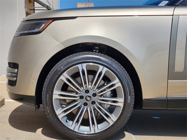 2025 Land Rover Range Rover SE photo 6