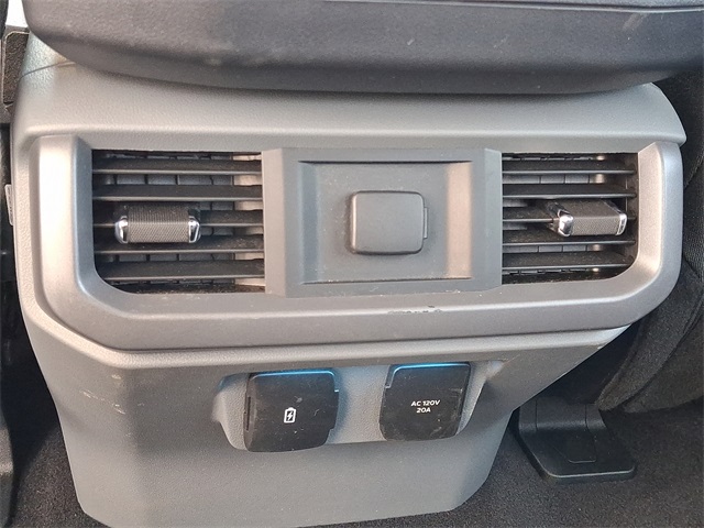 2025 Ford F-150 XLT photo 11