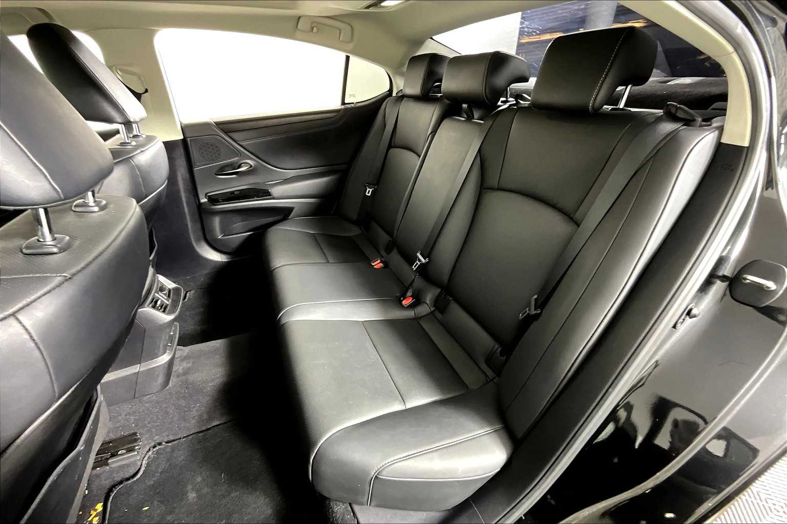 2023 Lexus ES Premium photo 18