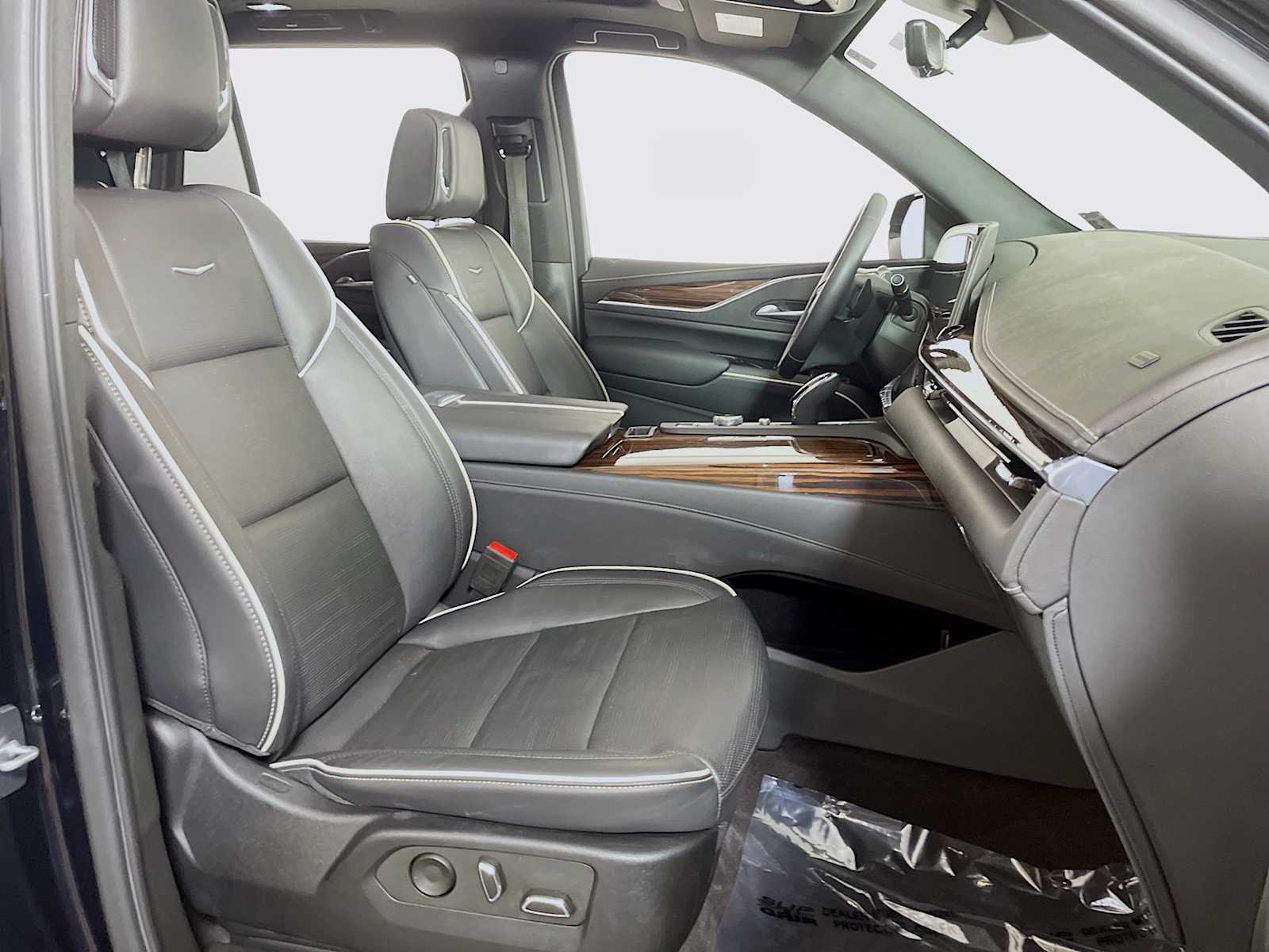 2022 Cadillac Escalade Premium Luxury photo 26