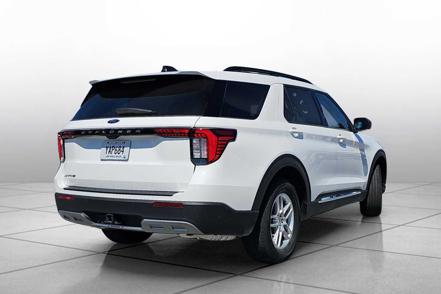 2025 Ford Explorer photo 13