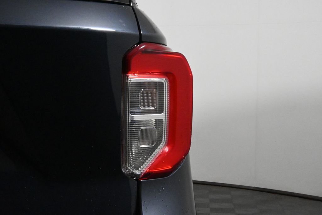 2023 Ford Explorer XLT photo 12
