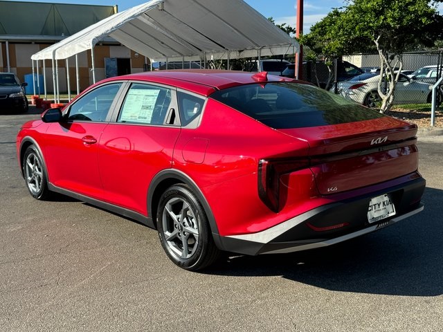 2025 Kia K4 LXS photo 2