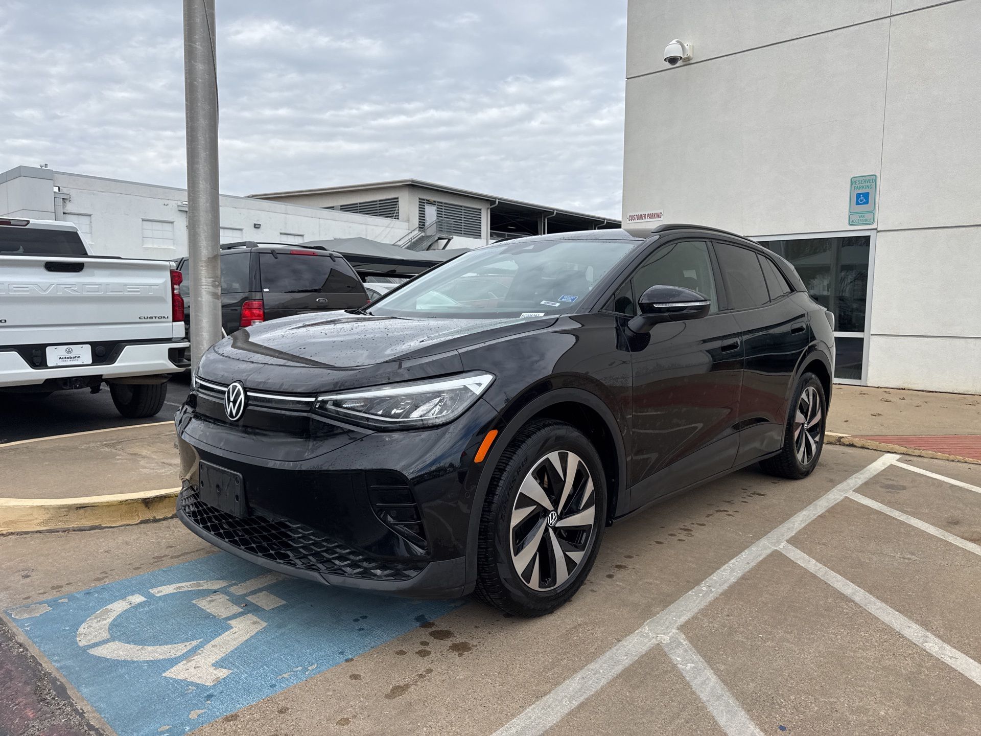 2024 Volkswagen ID.4 STANDARD's photo