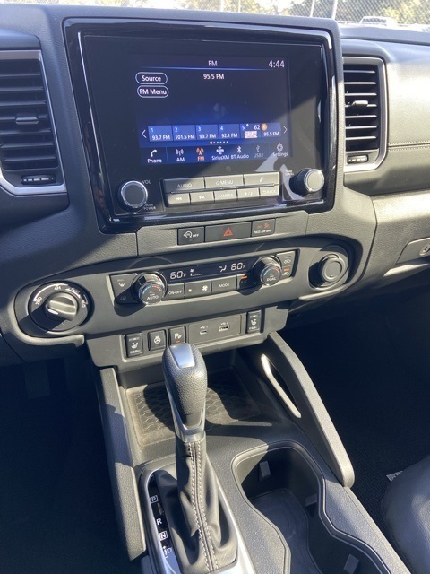 2024 Nissan Frontier SV Crew Cab photo 11