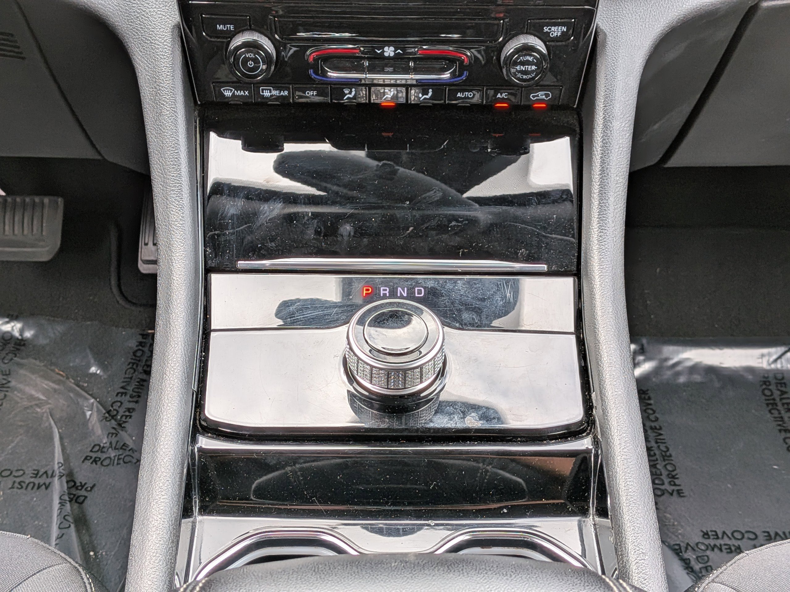 2023 Jeep Grand Cherokee Laredo photo 5