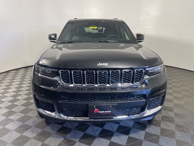 2025 Jeep Grand Cherokee Limited photo 2