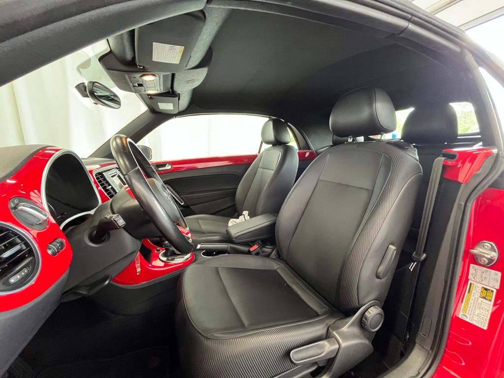 2018 Volkswagen Beetle S photo 10