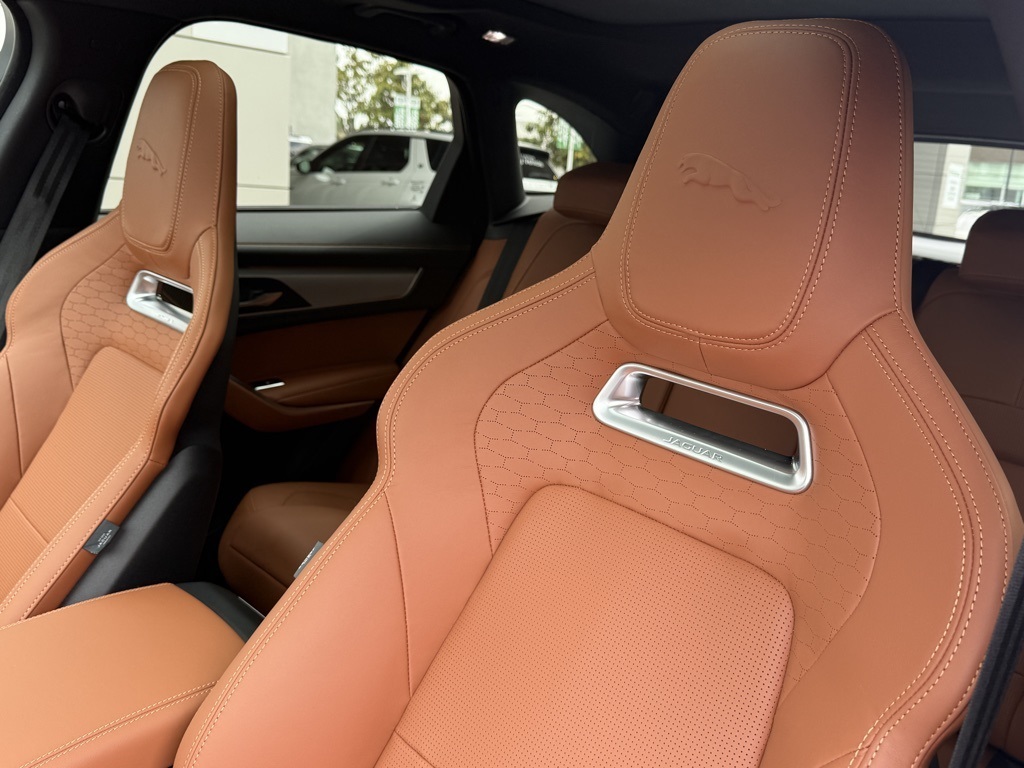 2026 Jaguar F-PACE P400 R-Dynamic S photo 14