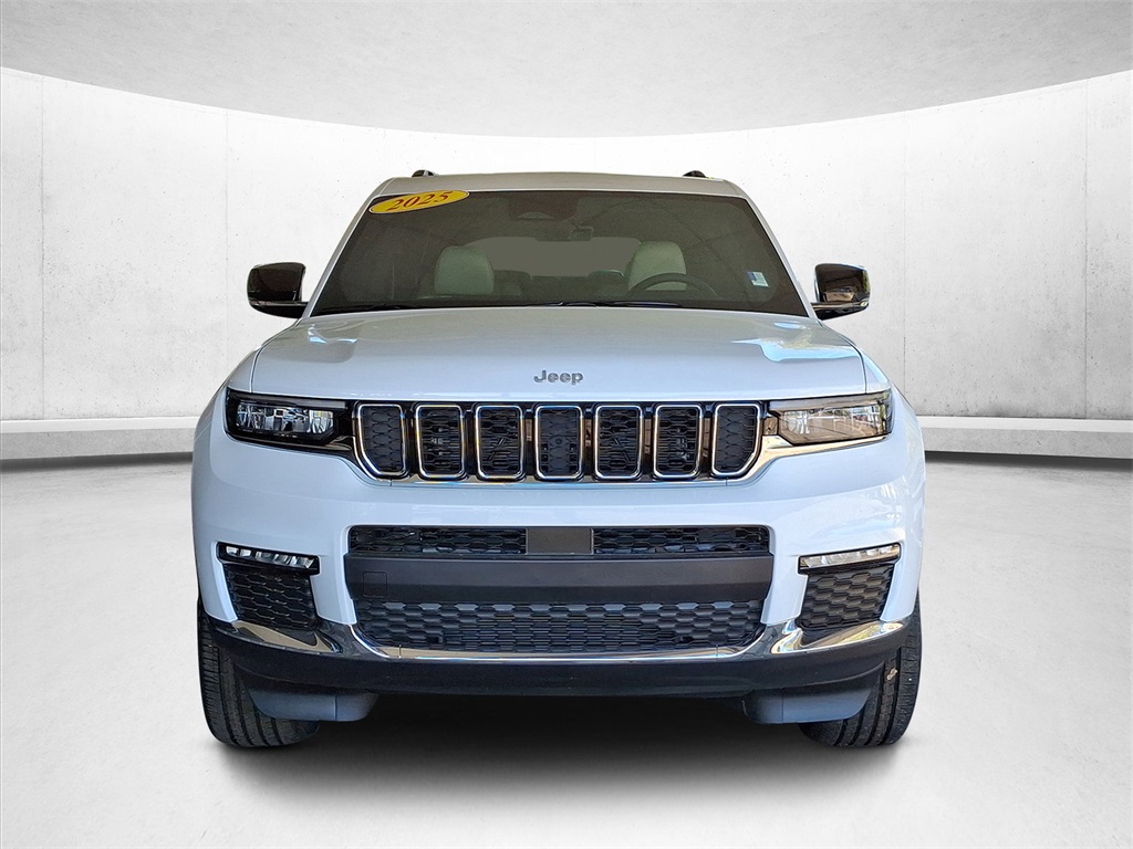 2025 Jeep Grand Cherokee Limited photo 2