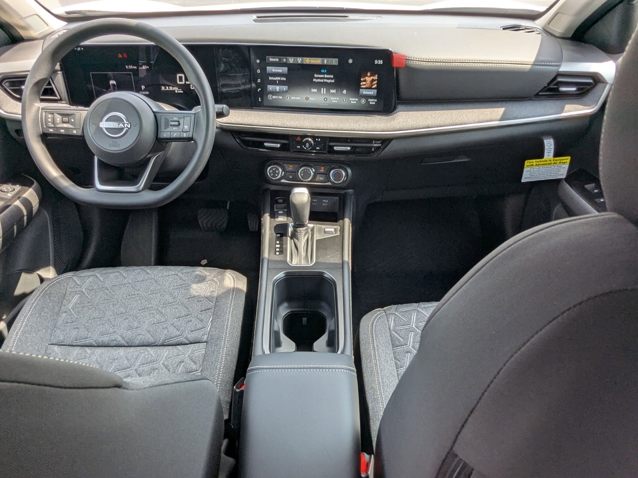2025 Nissan Kicks SV photo 13