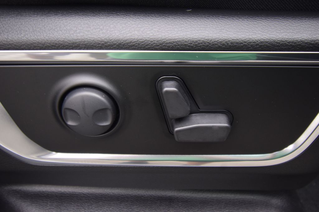 2025 Ram 1500 Laramie photo 33