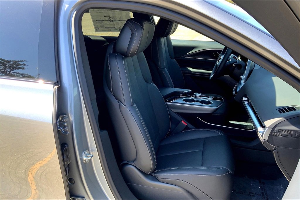 2025 Cadillac Lyriq Luxury photo 30