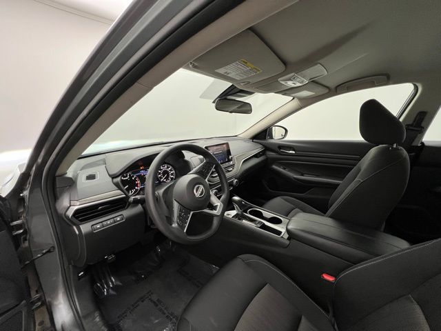2024 Nissan Altima 2.5 SV photo 7