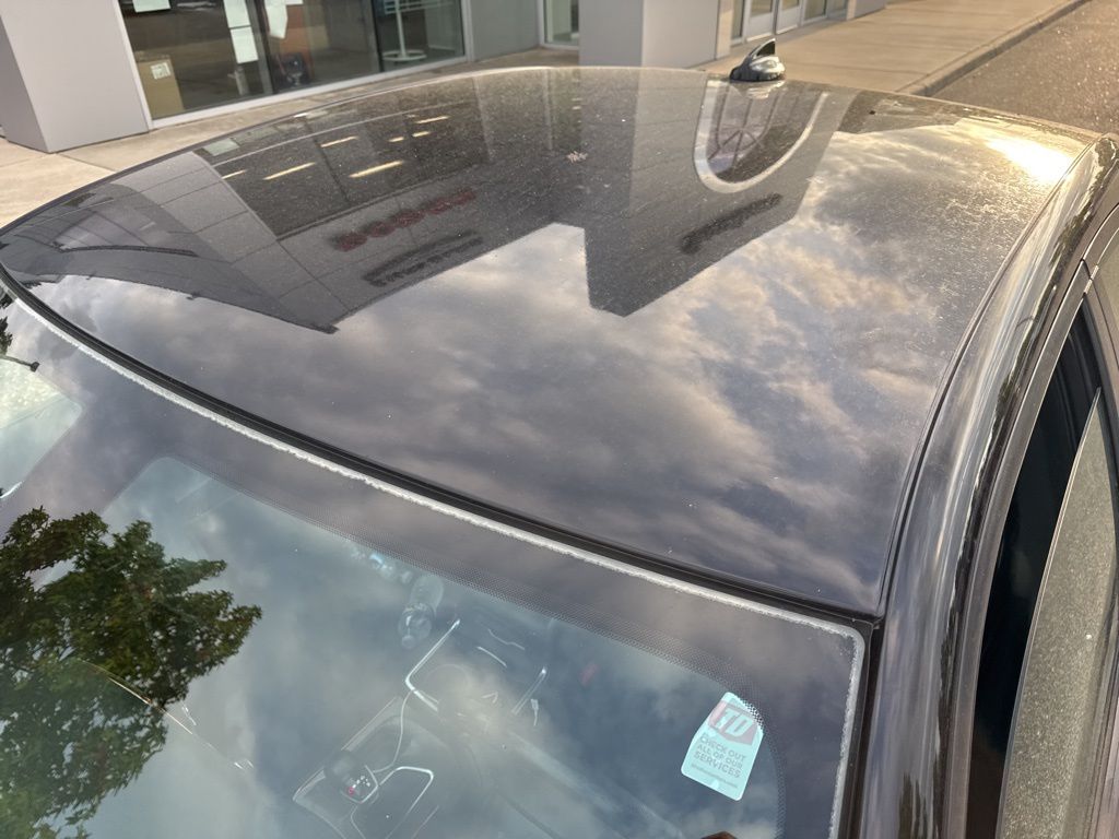 2017 Dodge Charger SXT photo 3