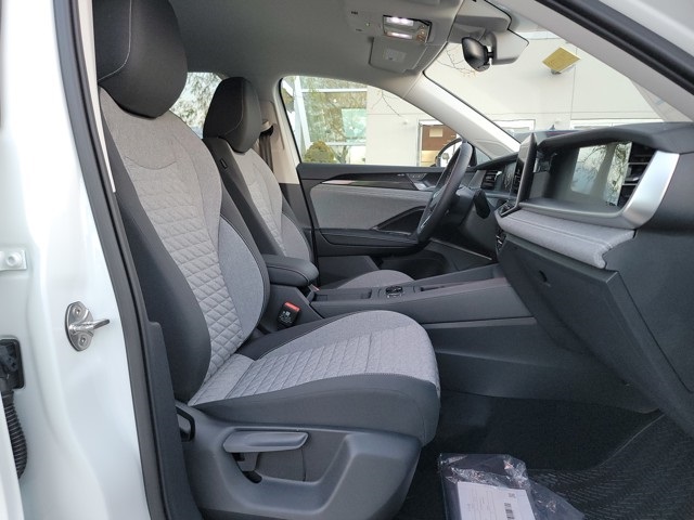 2025 Volkswagen Tiguan S photo 17