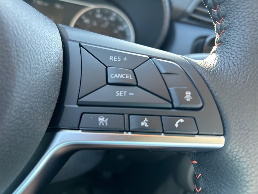 2025 Nissan Versa SR photo 19