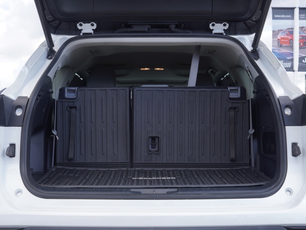 2022 Toyota Highlander XLE photo 4