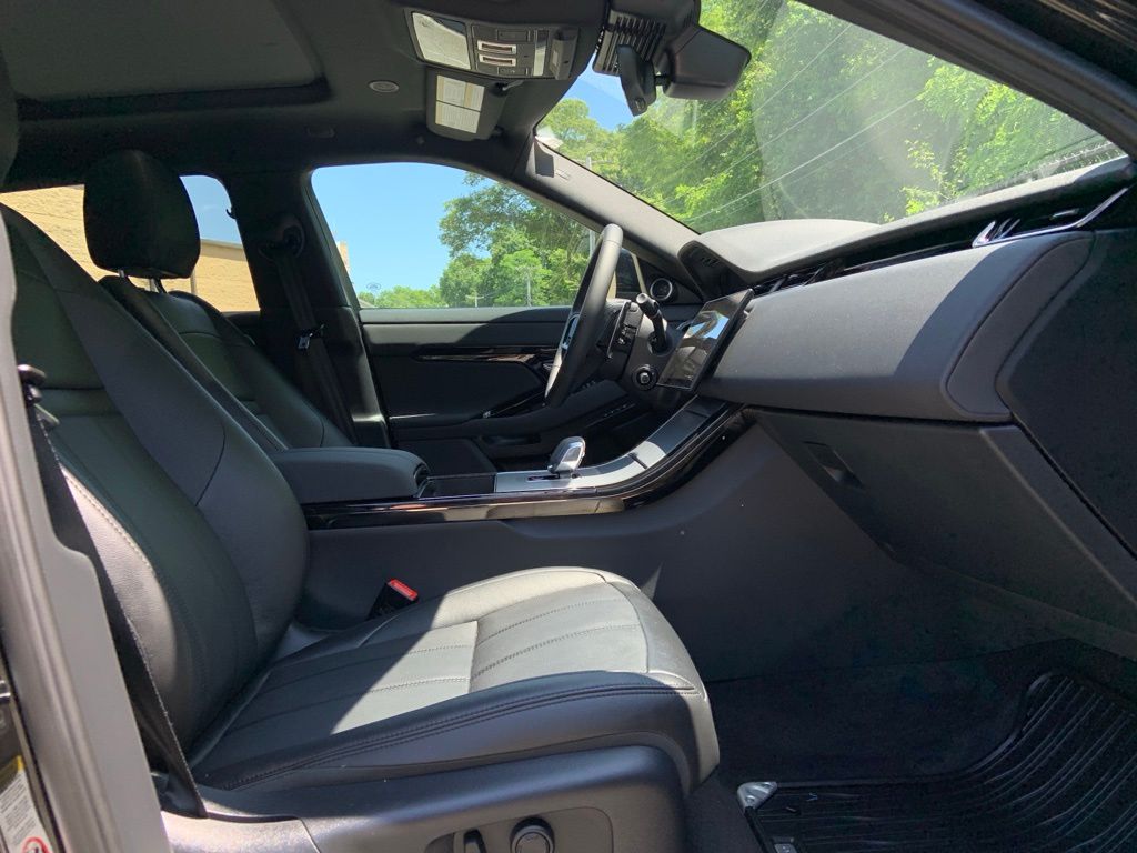 2024 Land Rover Range Rover Evoque S photo 15