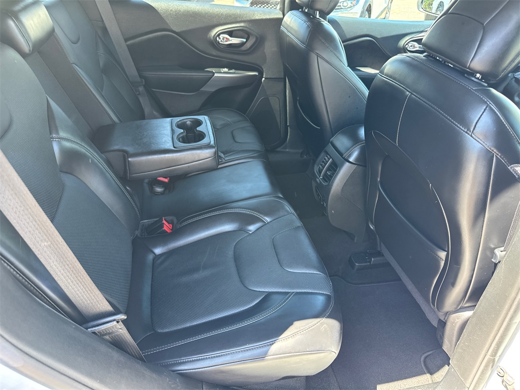 2020 Jeep Cherokee Limited photo 16