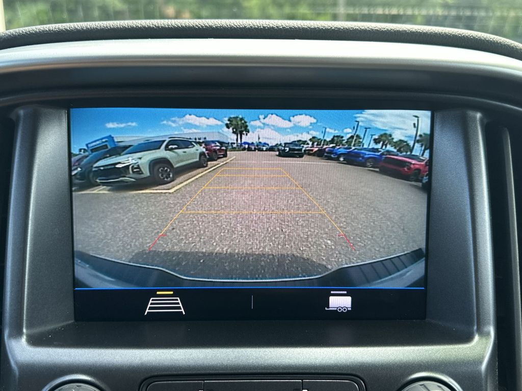 2022 Chevrolet Colorado LT photo 23