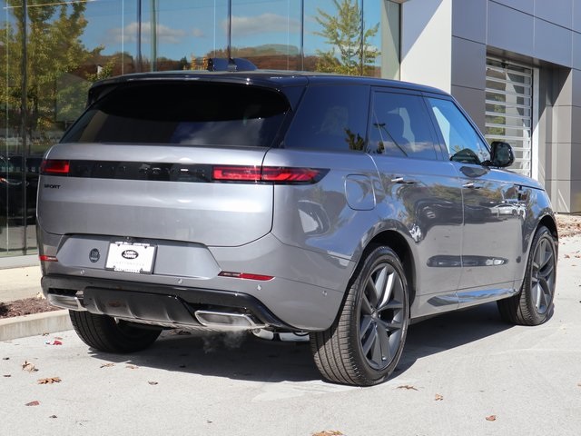 2025 Land Rover Range Rover Sport SE photo 3