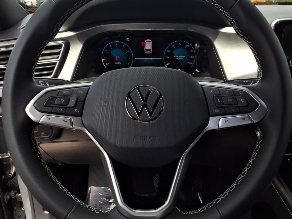 2025 Volkswagen Atlas Cross Sport SE Technology photo 7