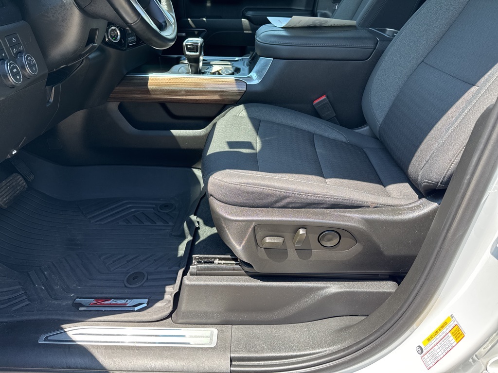 2023 Chevrolet Silverado 1500 RST photo 12