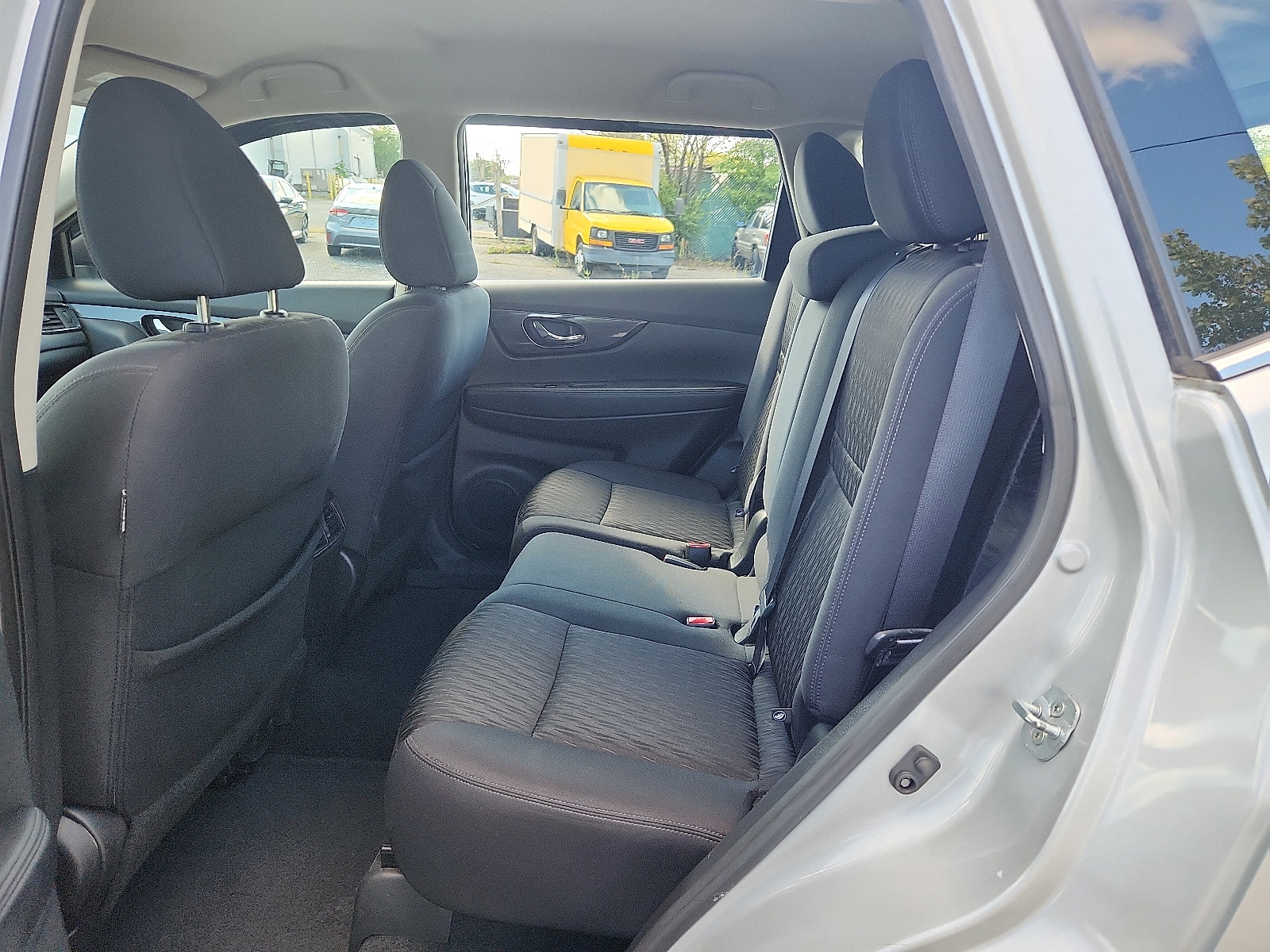 2017 Nissan Rogue S photo 10