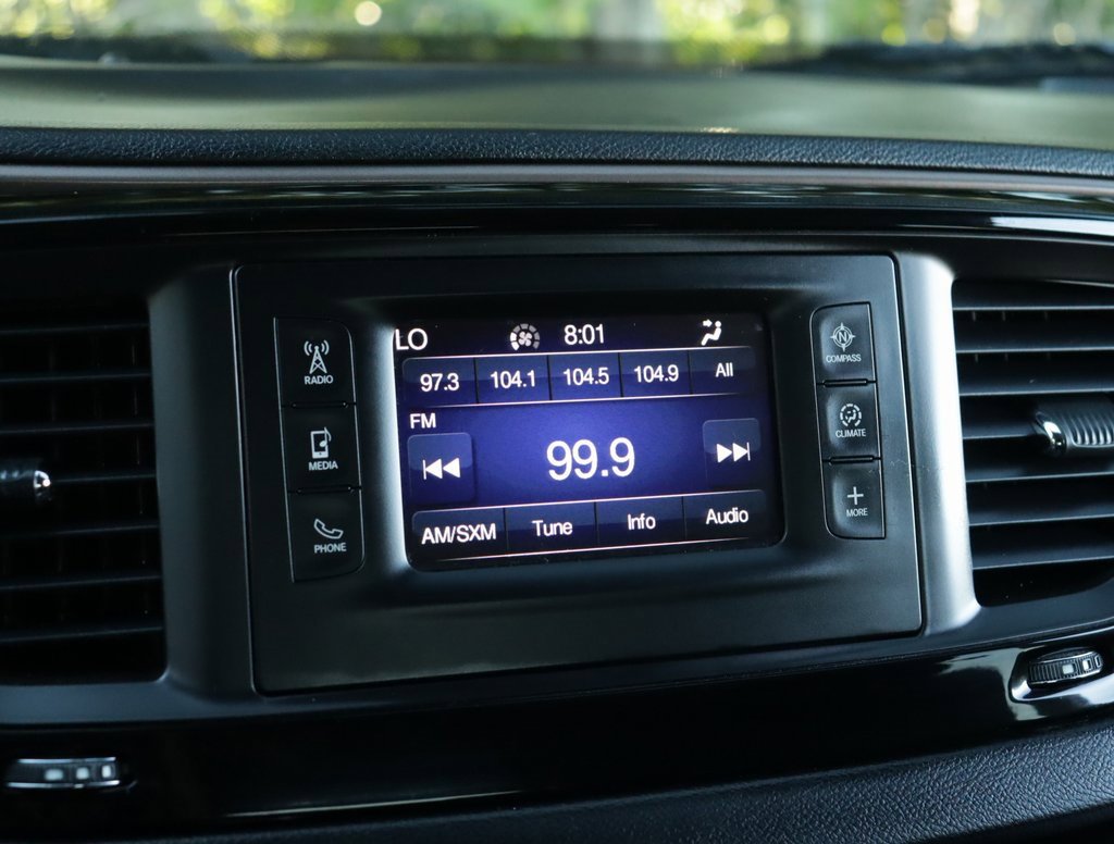 2017 Chrysler Pacifica Touring L photo 13