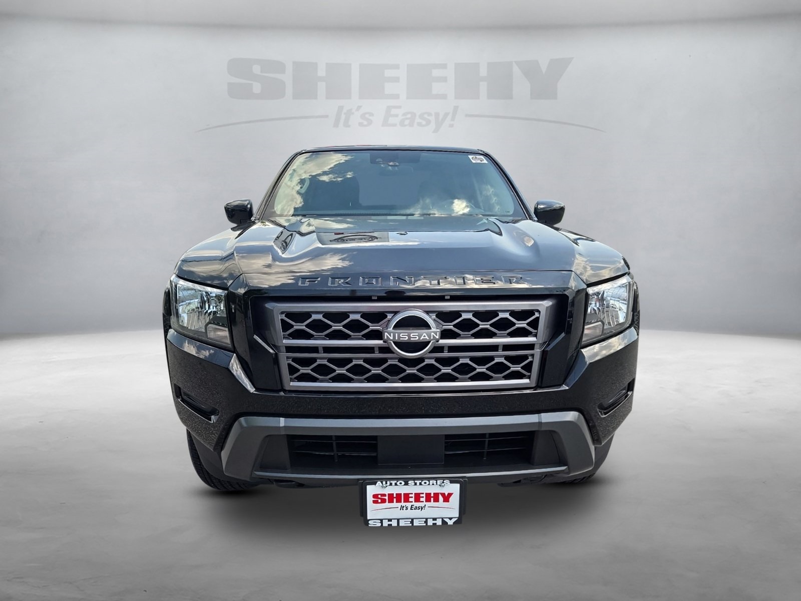 2023 Nissan Frontier SV photo 2