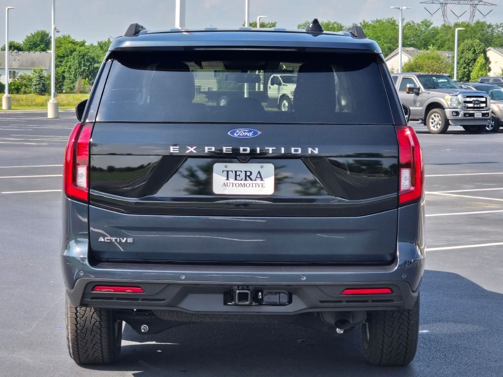 2025 Ford Expedition photo 12