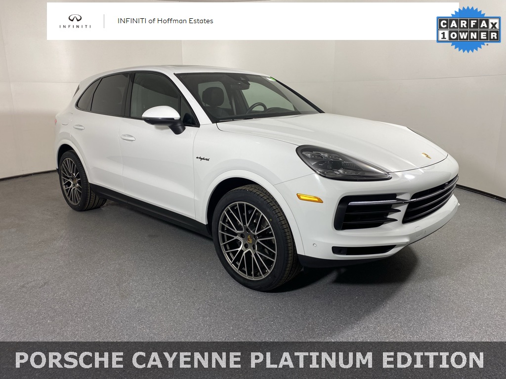 2022 Porsche Cayenne Platinum Edition's photo