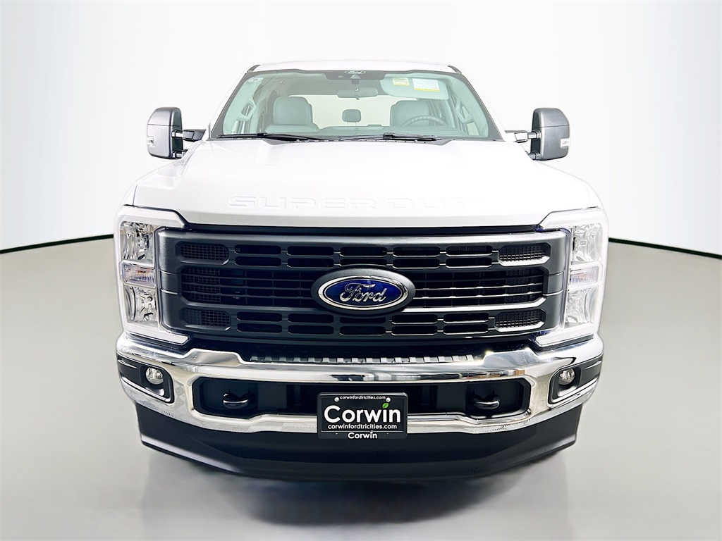 2026 Ford F-350 photo 4