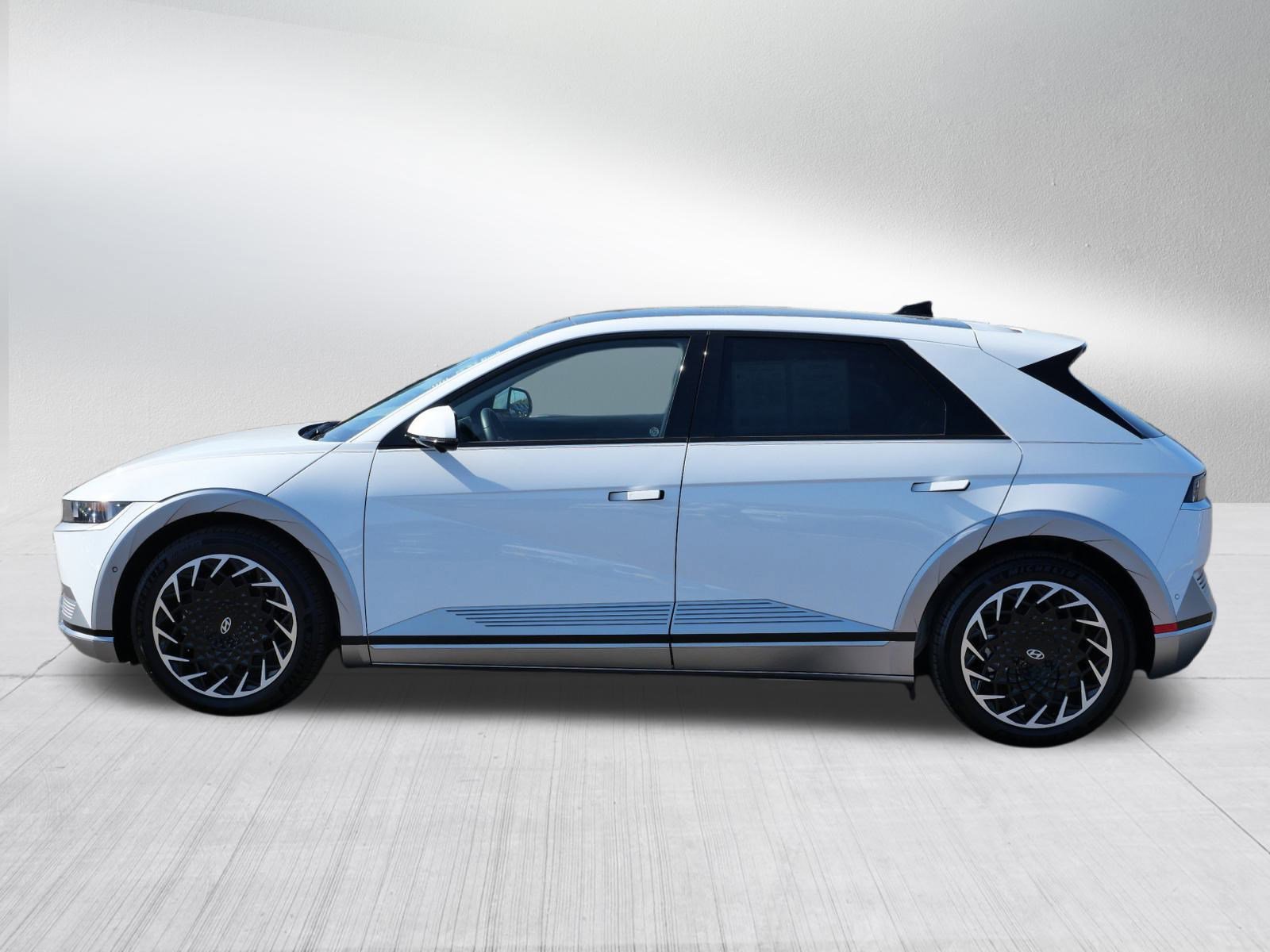 2024 Hyundai Ioniq 5 Limited photo 3