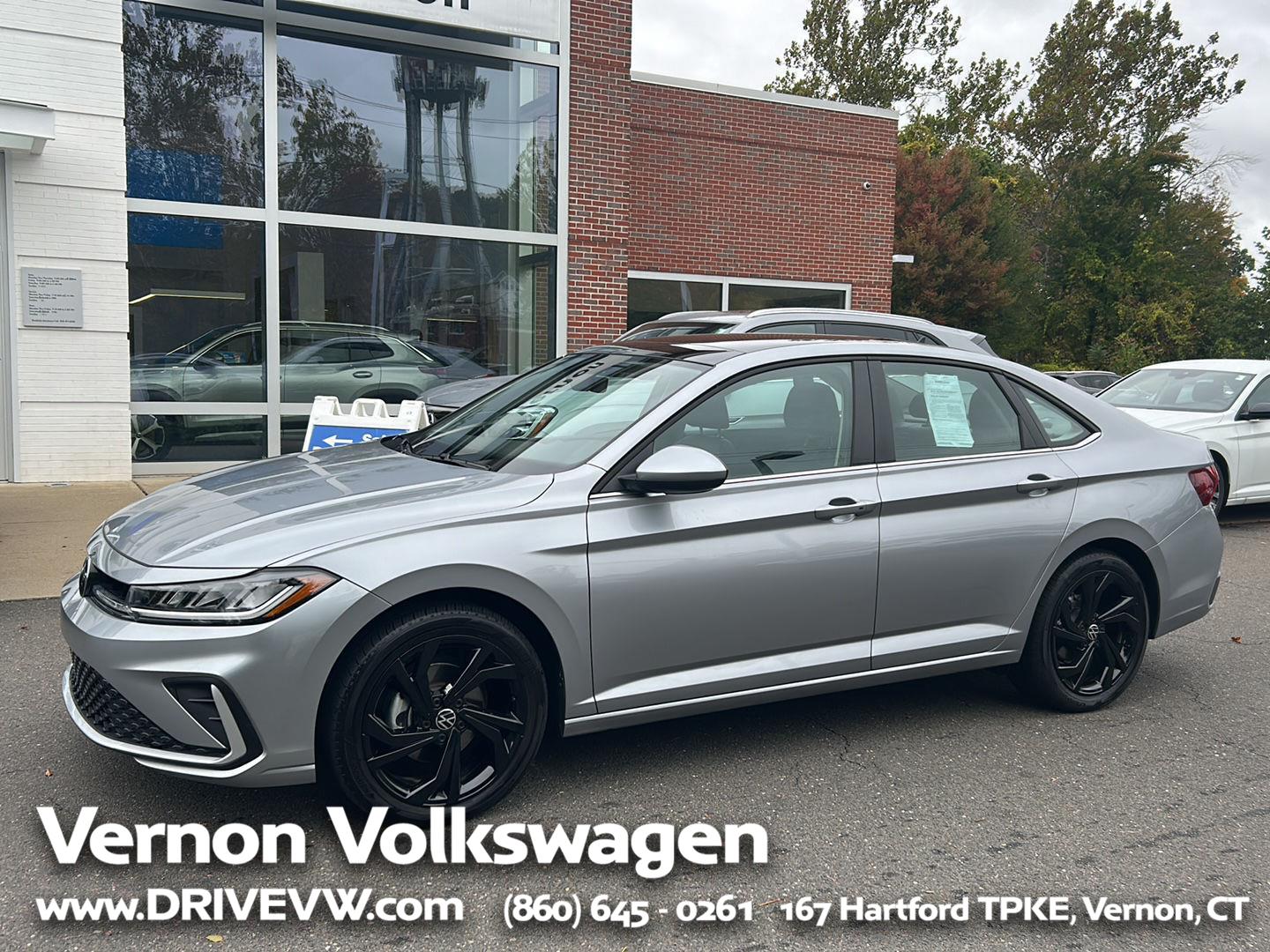 2025 Volkswagen Jetta SE's photo