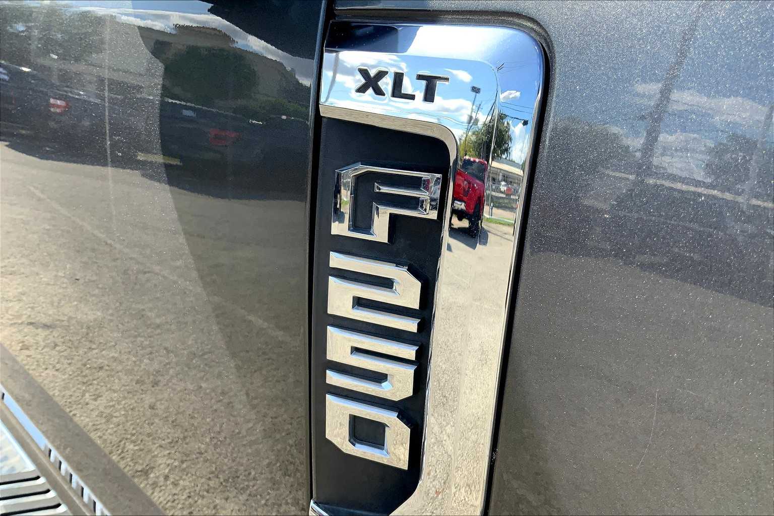 2020 Ford F-250 XLT photo 29