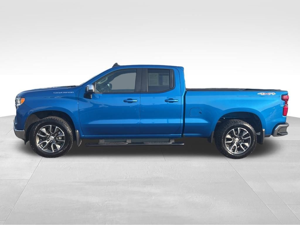 2023 Chevrolet Silverado 1500 LT photo 2