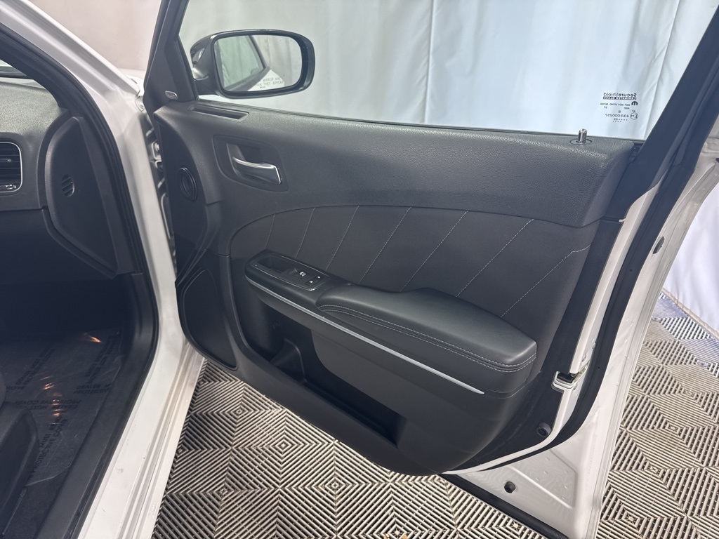 2023 Dodge Charger SXT photo 25